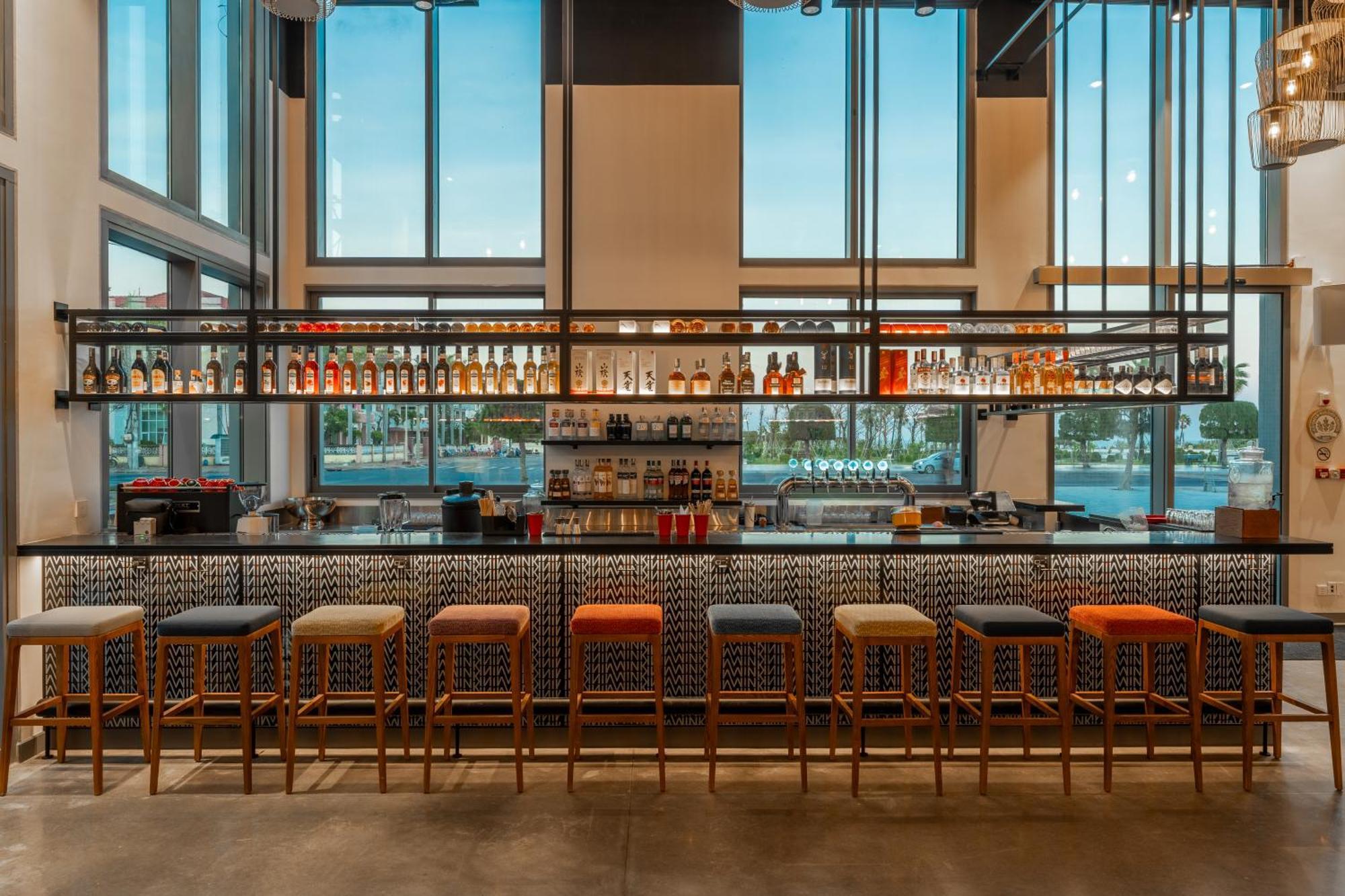 Wink Hotel Tuy Hoa Beach - 24Hrs Stay & Rooftop Pool Bar エクステリア 写真